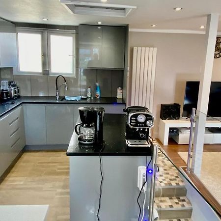 Modern Stylish Apartment At Brighton Station Bagian luar foto