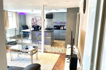 Modern Stylish Apartment At Brighton Station Bagian luar foto